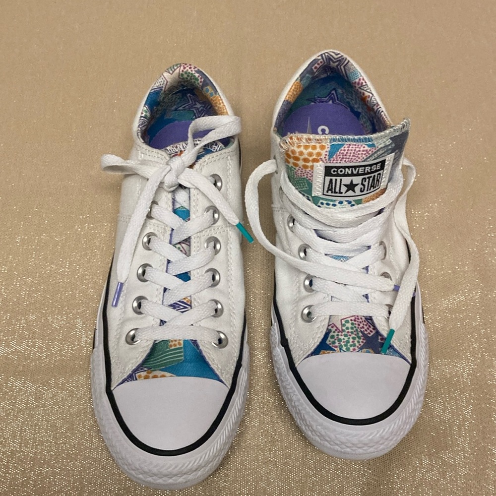 Women’s white and colorful converse all stars. NWOT